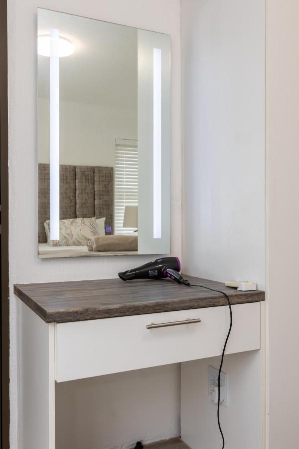 67 The Shades - Luxury Apartment In Umhlanga - Airconditioning Throughout And Inverter Durban Bagian luar foto