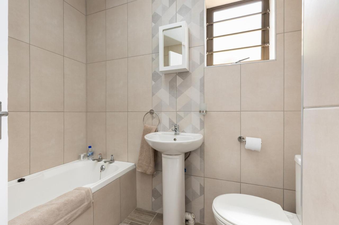 67 The Shades - Luxury Apartment In Umhlanga - Airconditioning Throughout And Inverter Durban Bagian luar foto