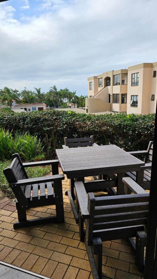 67 The Shades - Luxury Apartment In Umhlanga - Airconditioning Throughout And Inverter Durban Bagian luar foto